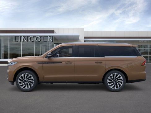 New 2025 Lincoln Navigator L Black Label AWD/4WD image 3