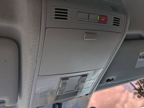 Used 2020 Volkswagen Tiguan SE image 22