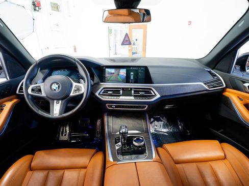 Used 2022 BMW X5 xDrive40i w/ M Sport Package AWD/4WD image 56