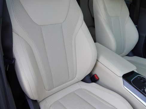 Used 2023 BMW i4 eDrive40 RWD image 13