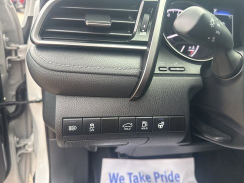 Used 2024 Toyota Camry SE image 23