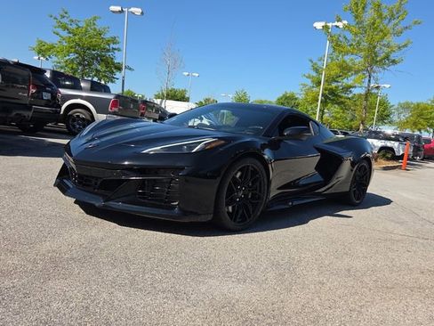 Used 2023 Chevrolet Corvette Z06 RWD image 4