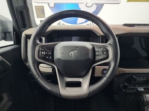 Used 2023 Ford Bronco Wildtrak image 22