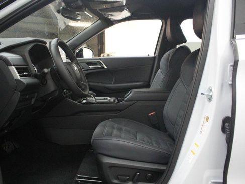 New 2026 Mitsubishi Outlander LE image 6