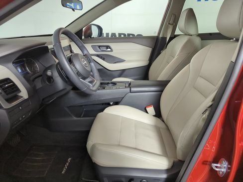 Used 2023 Nissan Rogue SV w/ SV Premium B Package FWD image 7