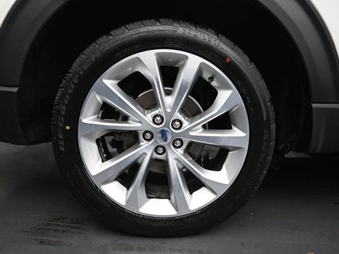 Used 2022 Ford Explorer Platinum w/ Equipment Group 601A image 10