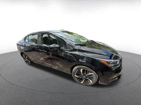 Used 2024 Nissan Versa SR image 2