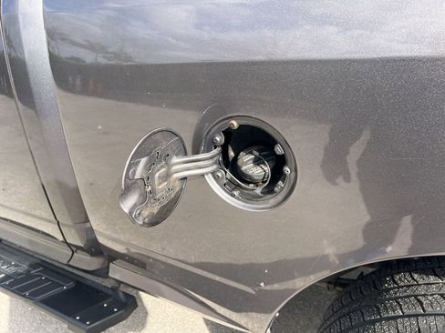 Used 2017 RAM 1500 Express image 34