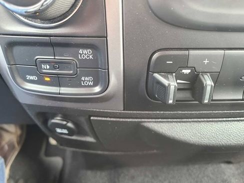 Used 2023 RAM 1500 Classic SLT w/ Protection Group AWD/4WD image 27