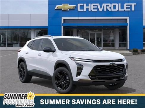 New 2026 Chevrolet Trax ACTIV w/ Sunroof Package FWD image 7