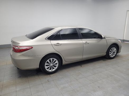 Used 2017 Toyota Camry LE image 10