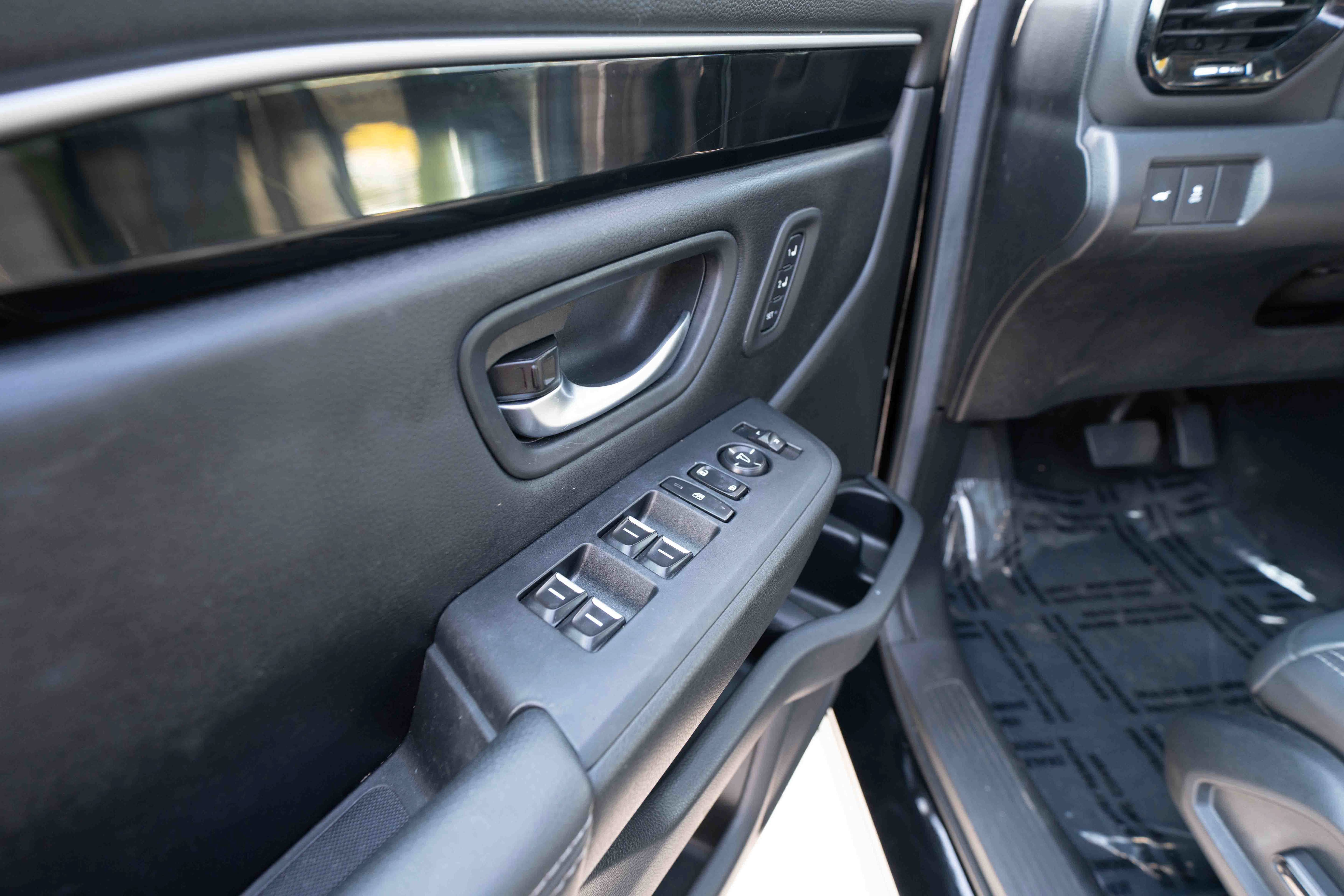 Used 2024 Honda Pilot Touring image 7