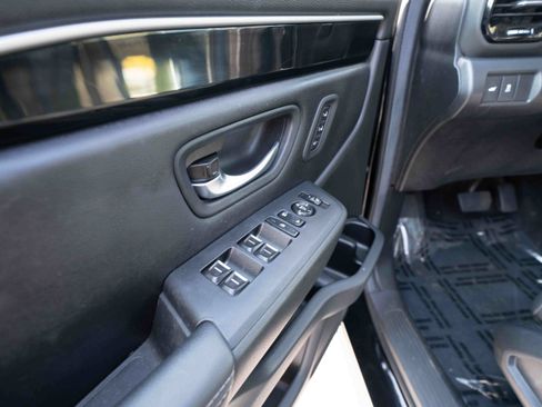 Used 2024 Honda Pilot Touring image 7