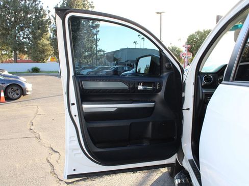 Used 2014 Toyota Tundra Platinum image 15
