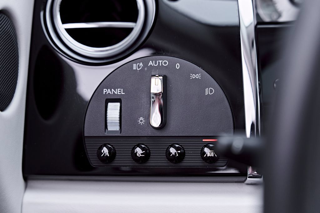 Used 2014 Rolls-Royce Wraith RWD image 71