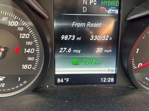 Used 2016 Mercedes-Benz C 350e Sedan image 4