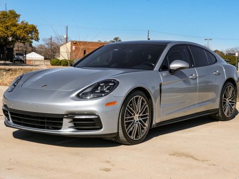 Used 2018 Porsche Panamera 4 AWD/4WD image 4