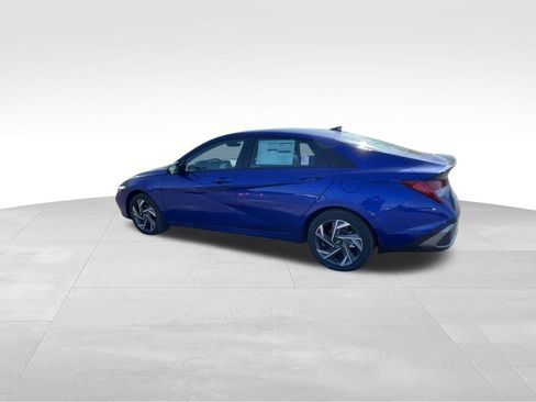 New 2025 Hyundai Elantra SEL image 15