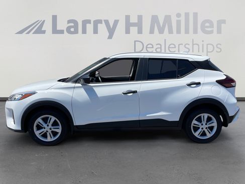 Used 2025 Nissan Kicks Play S FWD image 2
