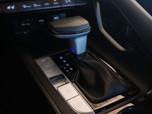 Used 2022 Hyundai Elantra Limited image 17