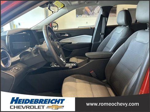Used 2024 Chevrolet Trax LT w/ Driver Confidence Package FWD image 13