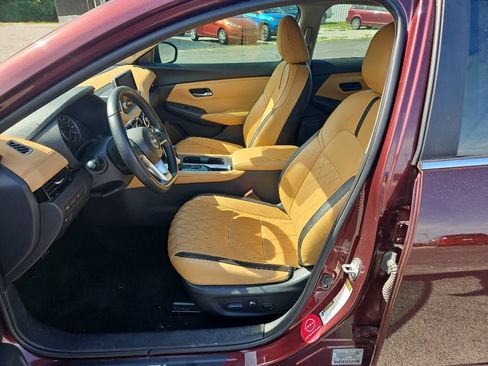 Used 2024 Nissan Sentra SV w/ SV Premium Package FWD image 5