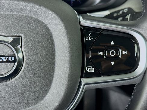 Used 2025 Volvo XC60 B5 Plus image 14
