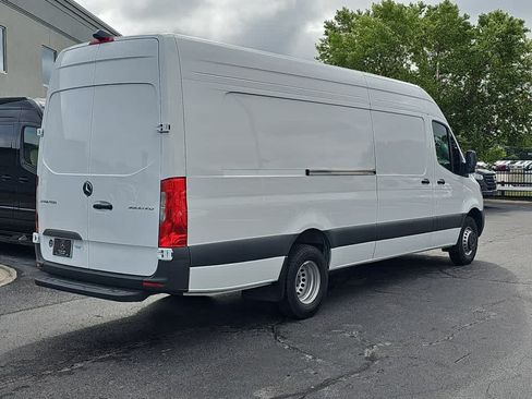 Used 2024 Mercedes-Benz Sprinter 3500 image 2
