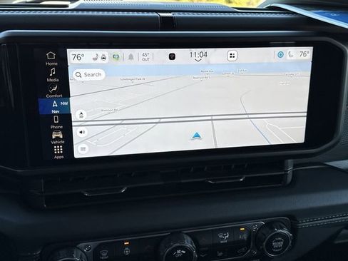 Used 2025 Jeep Wrangler Unlimited Rubicon w/ Technology Group image 16