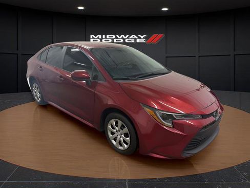 Used 2025 Toyota Corolla LE w/ Convenience Package FWD image 1