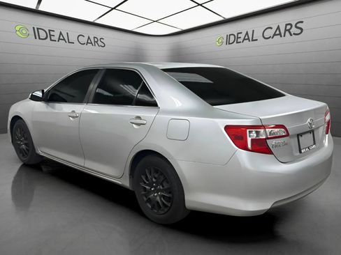 Used 2012 Toyota Camry LE FWD image 7