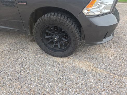 Used 2018 RAM 1500 Express RWD image 14