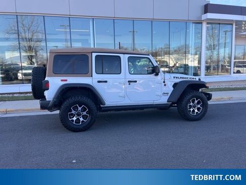 Used 2022 Jeep Wrangler Unlimited Rubicon w/ Cold Weather Group image 9