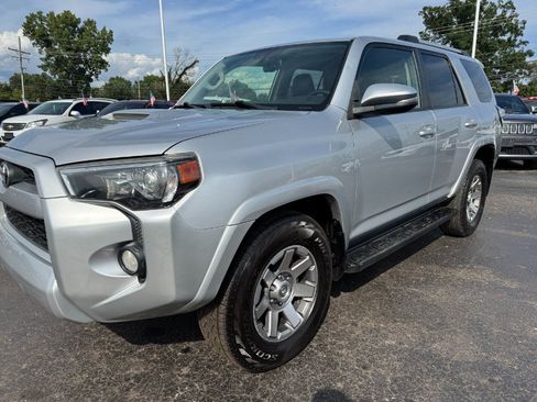 Used 2015 Toyota 4Runner 4WD image 9