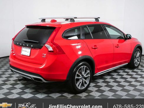 Used 2017 Volvo V60 T5 Cross Country w/ Convenience Package AWD/4WD image 3