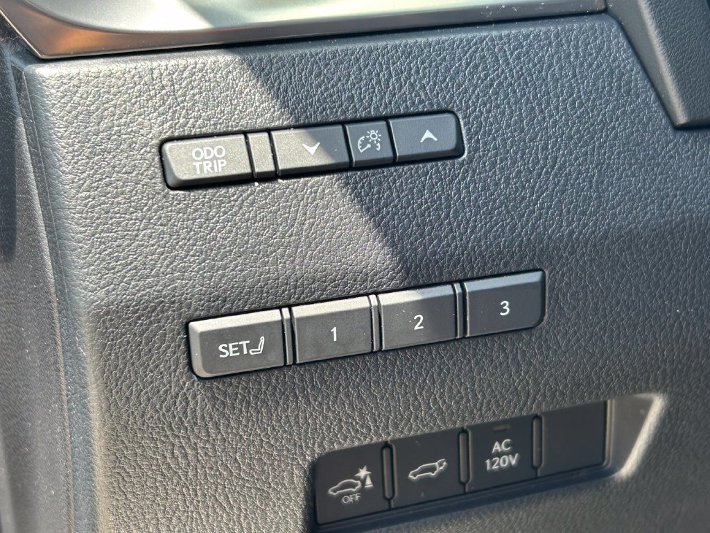 Used 2024 Lexus GX 550 w/ Accessory Package (Z1) AWD/4WD image 30