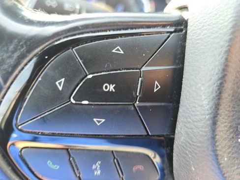 Used 2021 Chrysler Pacifica Touring-L w/ S Appearance Package image 24