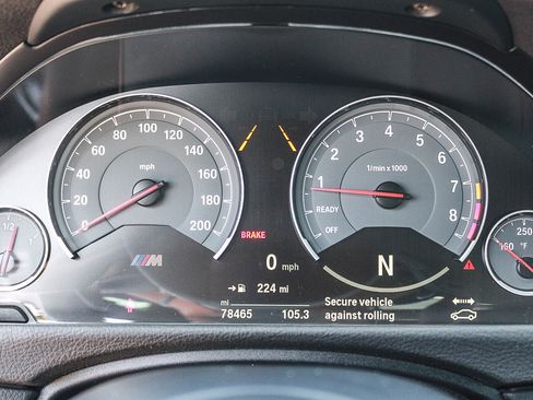 Used 2019 BMW M4 Coupe w/ Executive Package RWD image 20