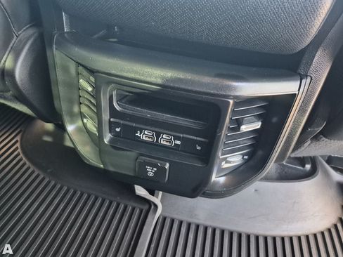 Used 2019 RAM 1500 Laramie AWD/4WD image 15