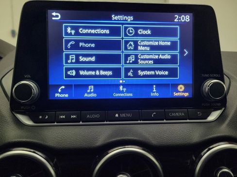 Used 2025 Nissan Sentra SV FWD image 25