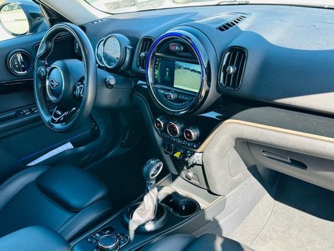 Used 2019 MINI Cooper Countryman SE w/ Premium Package image 3
