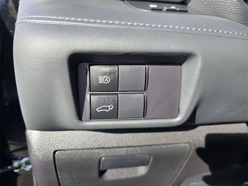 Certified 2022 Toyota Highlander XLE image 33