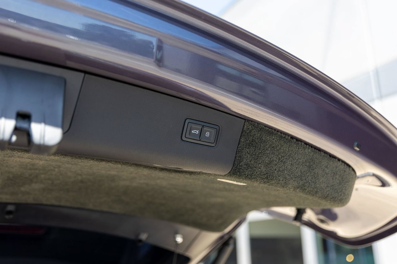 Certified 2023 Bentley Bentayga AWD/4WD image 62