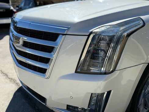 Used 2015 Cadillac Escalade ESV Premium image 12