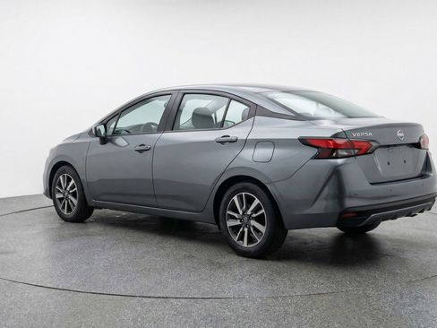 Used 2025 Nissan Versa SV image 5