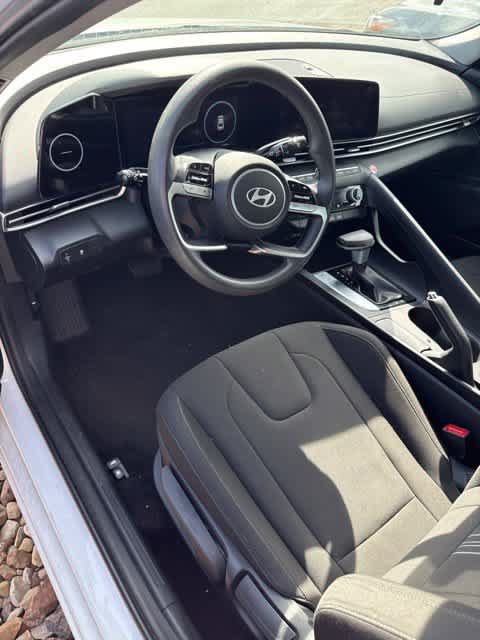 Used 2024 Hyundai Elantra SEL FWD image 11