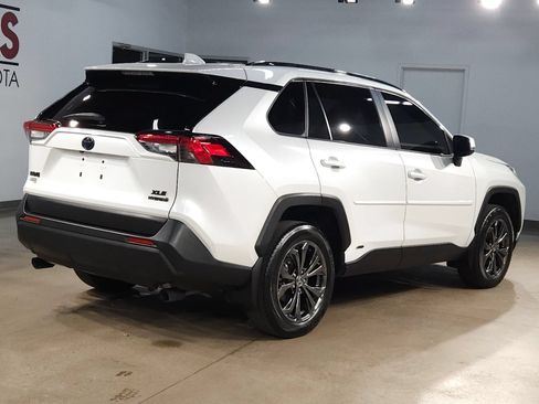 Used 2024 Toyota RAV4 XLE Premium AWD/4WD image 7