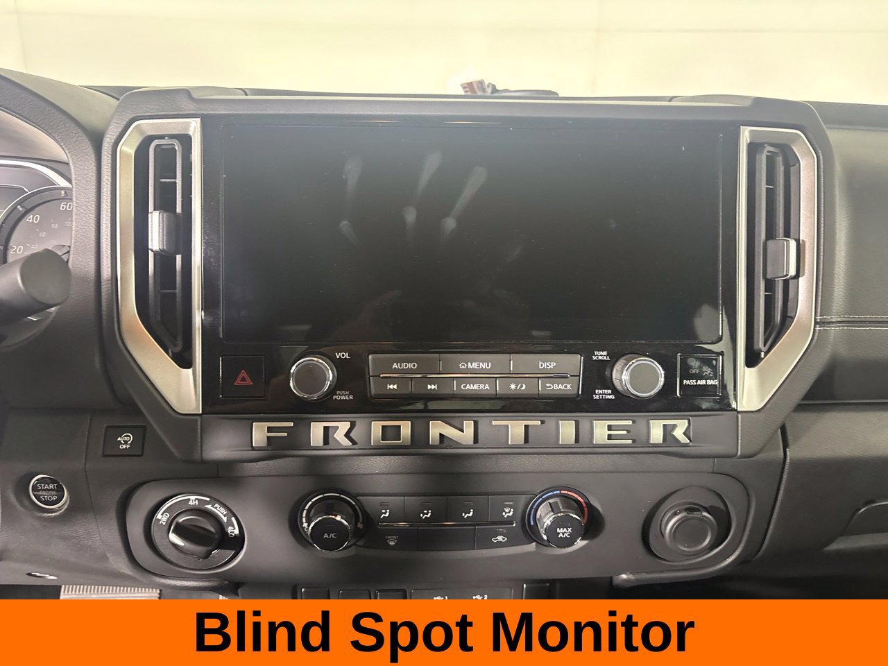 Used 2025 Nissan Frontier SV AWD/4WD image 16