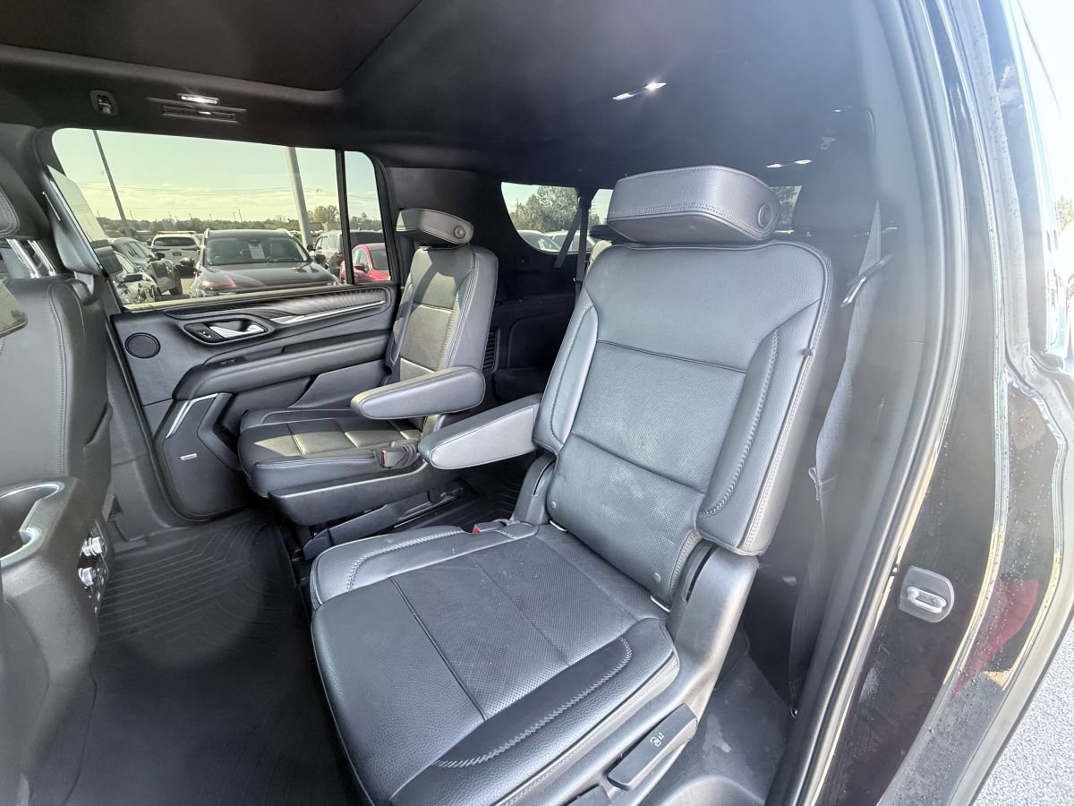 Used 2021 GMC Yukon XL Denali w/ Advanced Technology Package AWD/4WD image 14
