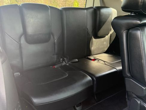 Used 2012 INFINITI QX56 4WD w/ Deluxe Touring Pkg image 35
